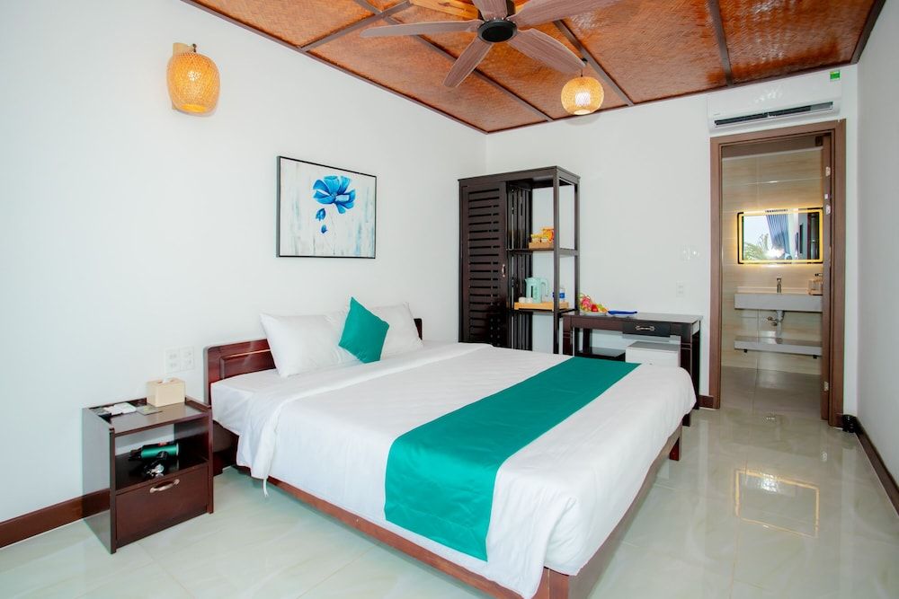 Premier Ocean View King Room