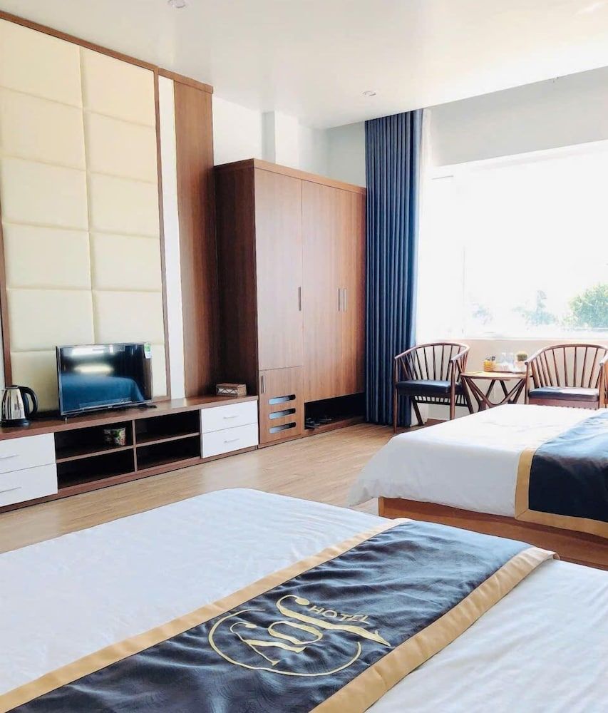 Joy Hotel Deluxe Double Room 4