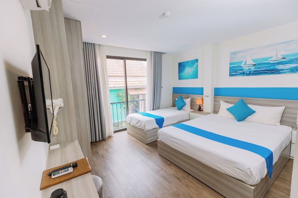 Deluxe Double or Twin Room, Balcony