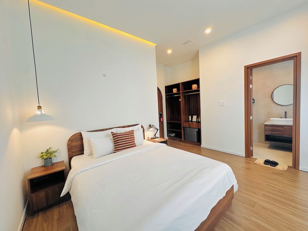 QR Hotel Dalat Superior Double Room, Bathtub 4