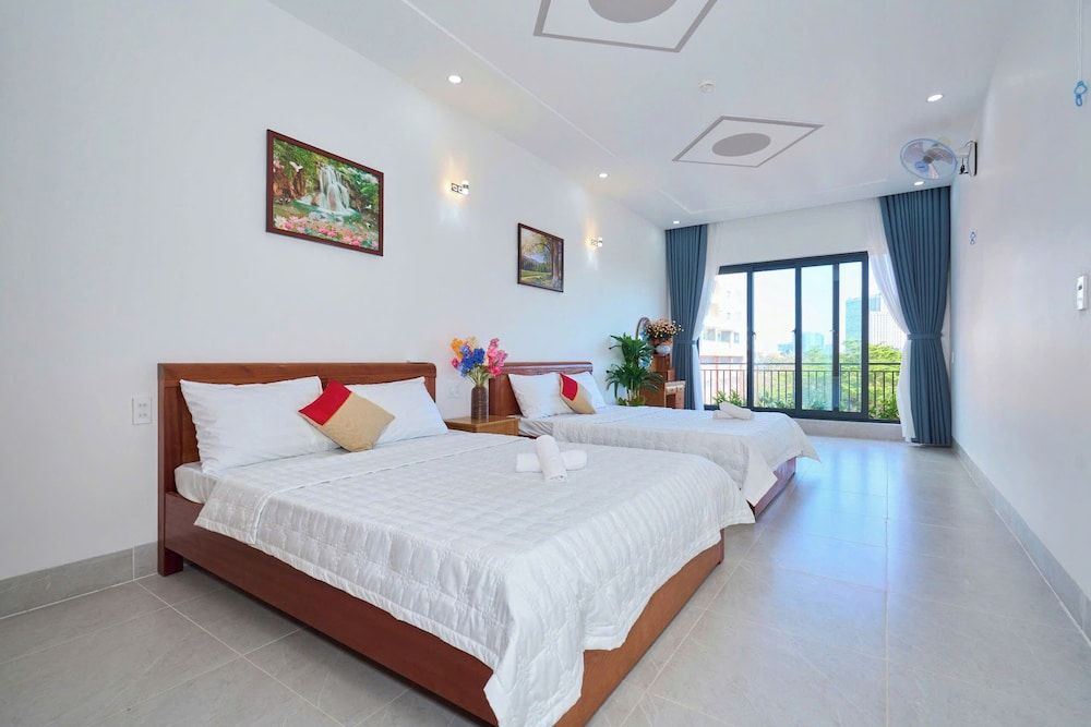 Deluxe Apartment, Courtyard View