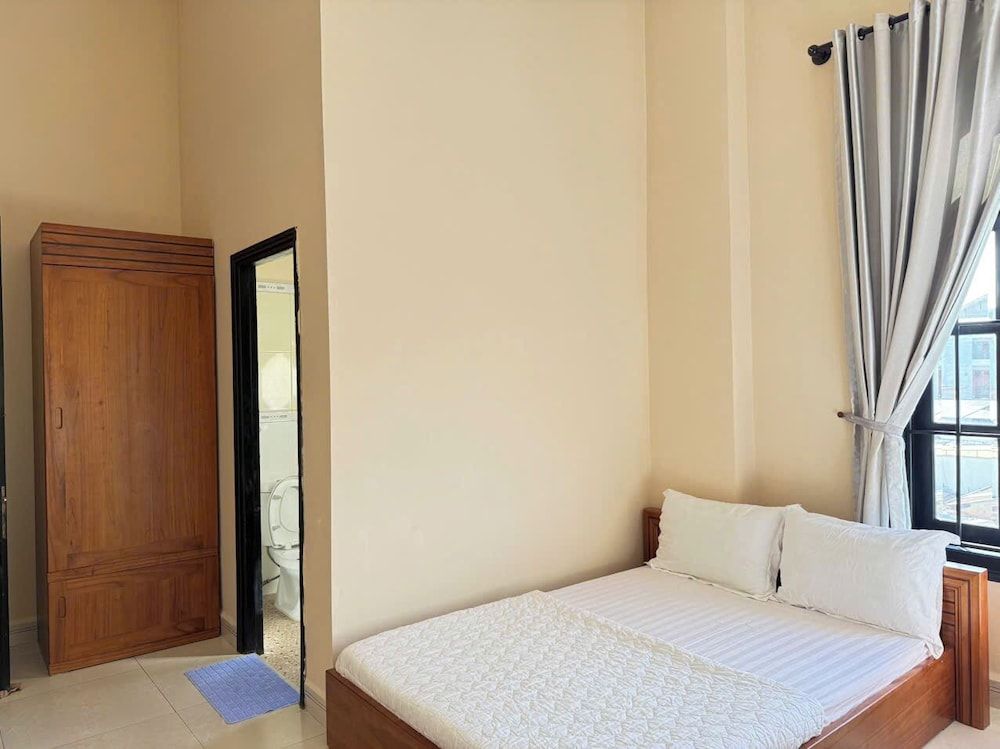 Doi Ngoai Bien Phong SPA Hotel Superior Triple Room 5