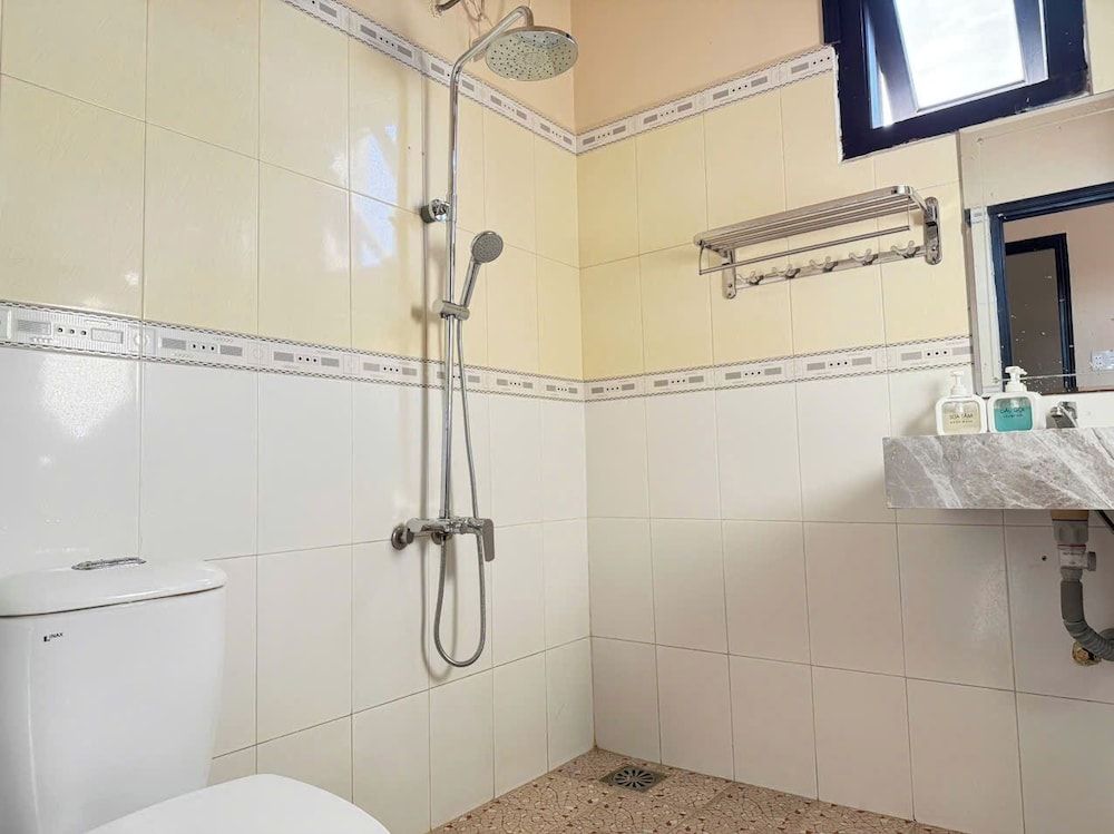 Doi Ngoai Bien Phong SPA Hotel Standard Double Room 9