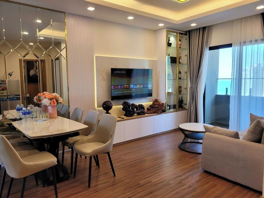 Deluxe Apartment, Balcony, Beach View