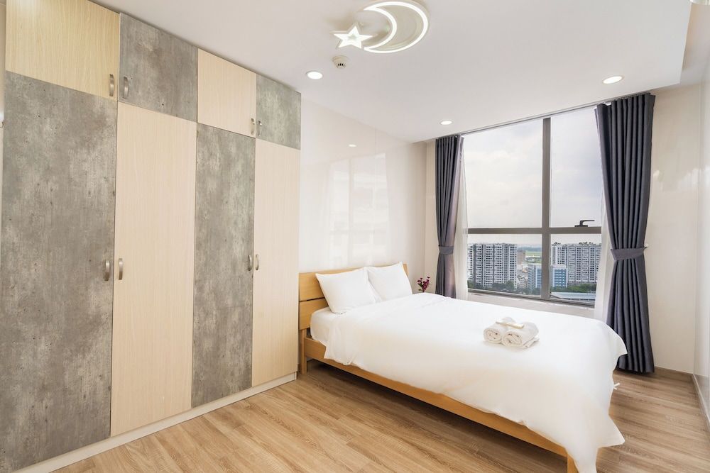 Luxury Apartment, Balcony, City View