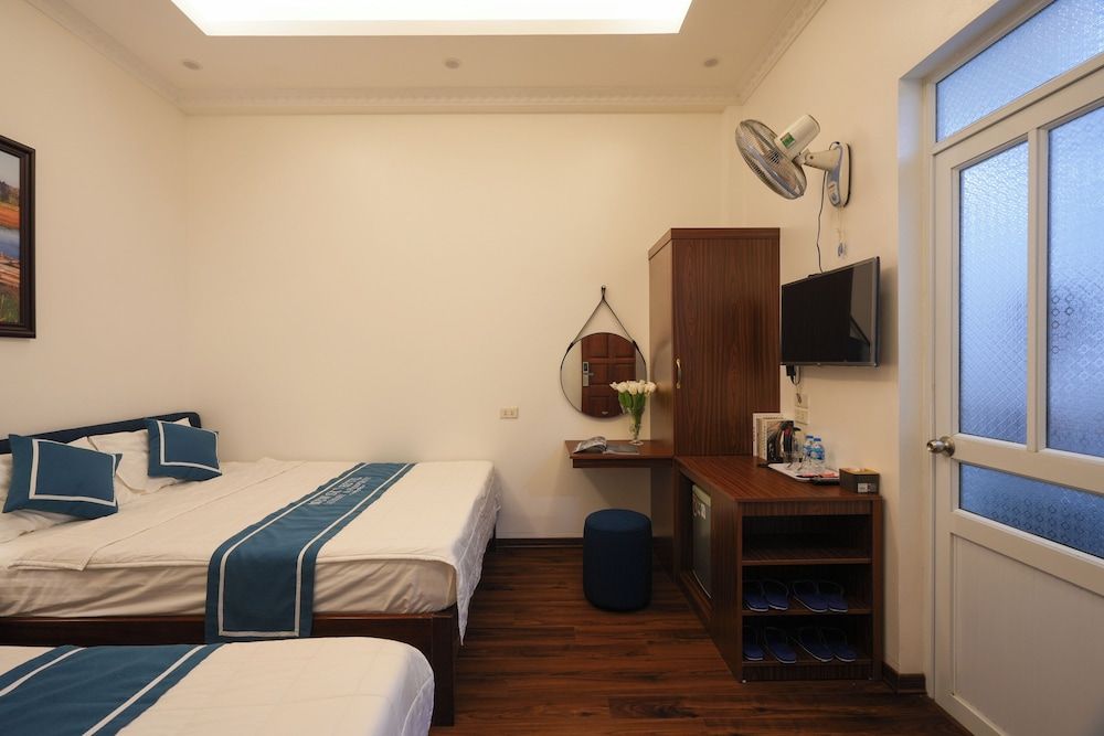 New Sky Hotel Family Quadruple Room, City View 2