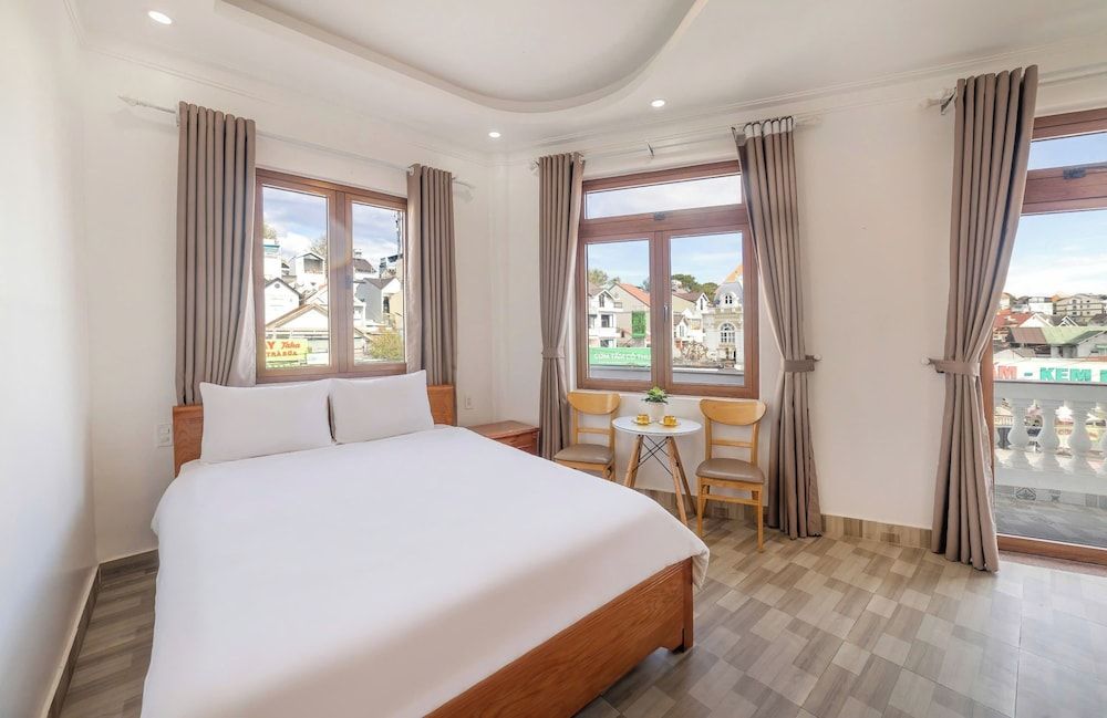Clivia Hotel Dalat Deluxe Room, City View 5