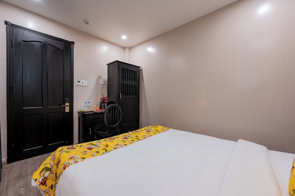 Deluxe Double Room, Bathtub