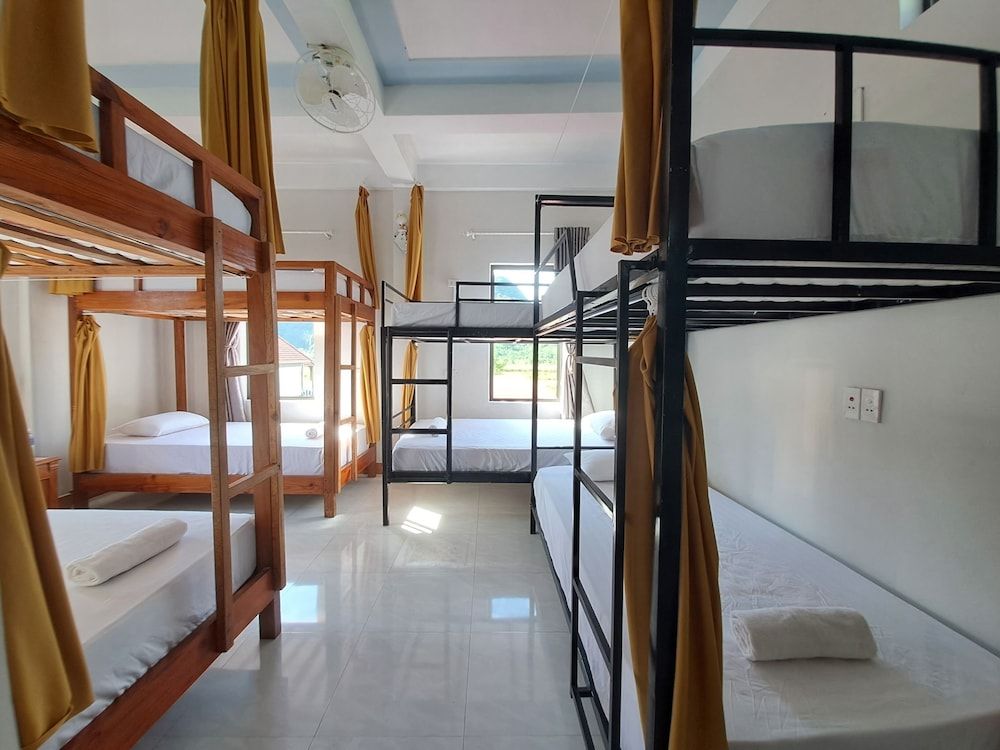 YoLo Pool Bar Villas Standard Loft 3