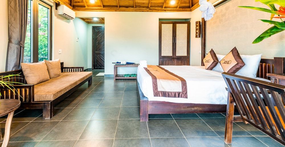 Deluxe Bungalow, 1 King Bed, Balcony, Valley View