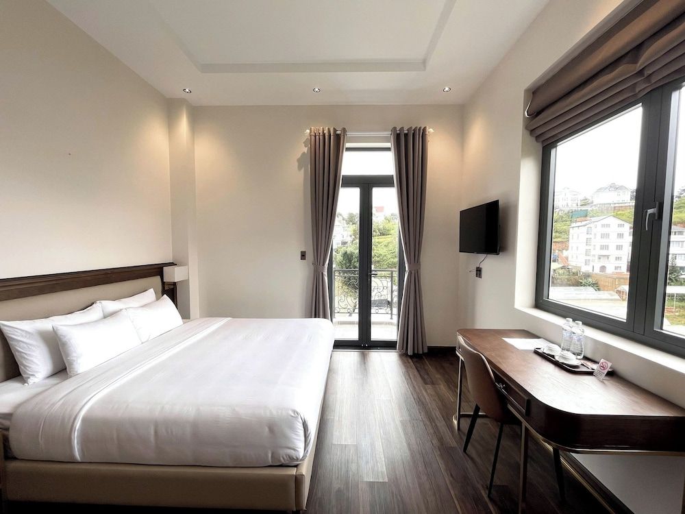 Double Room, Balcony, Valley View