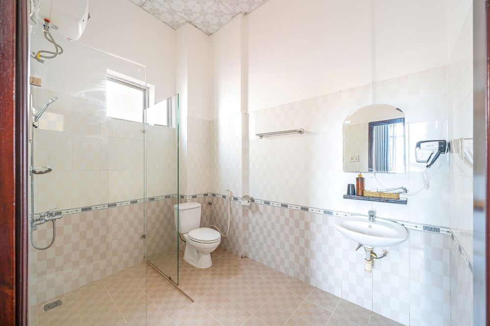 HUNG DAN DA LAT HOTEL Quadruple Room 8