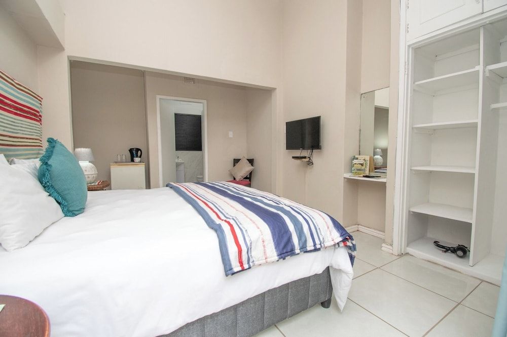 On The Beach Standard Room 5