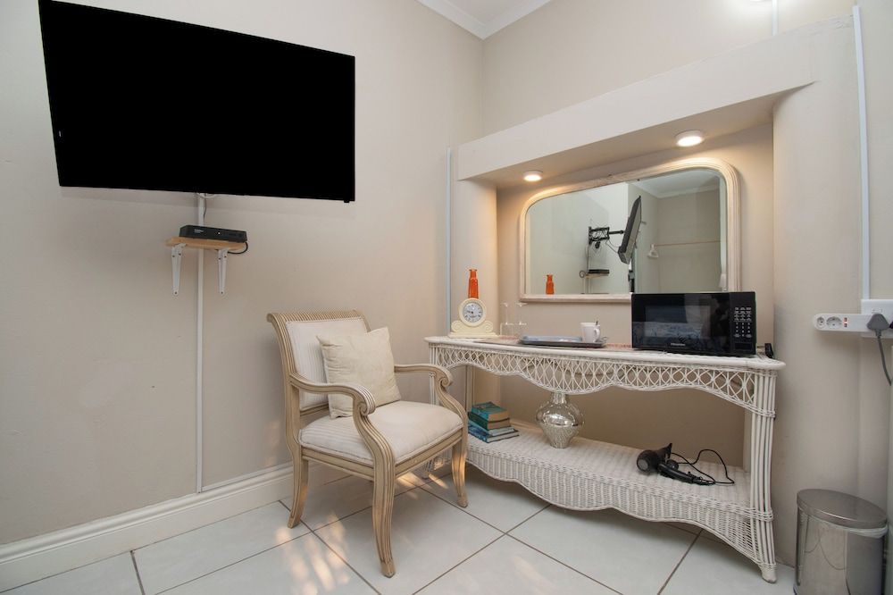 On The Beach Deluxe Room 4