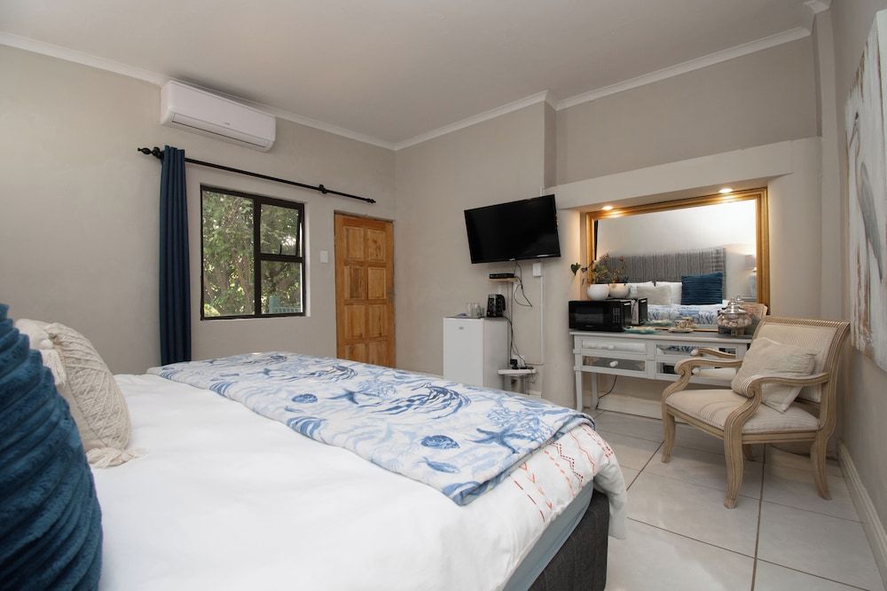 On The Beach Deluxe Room 9