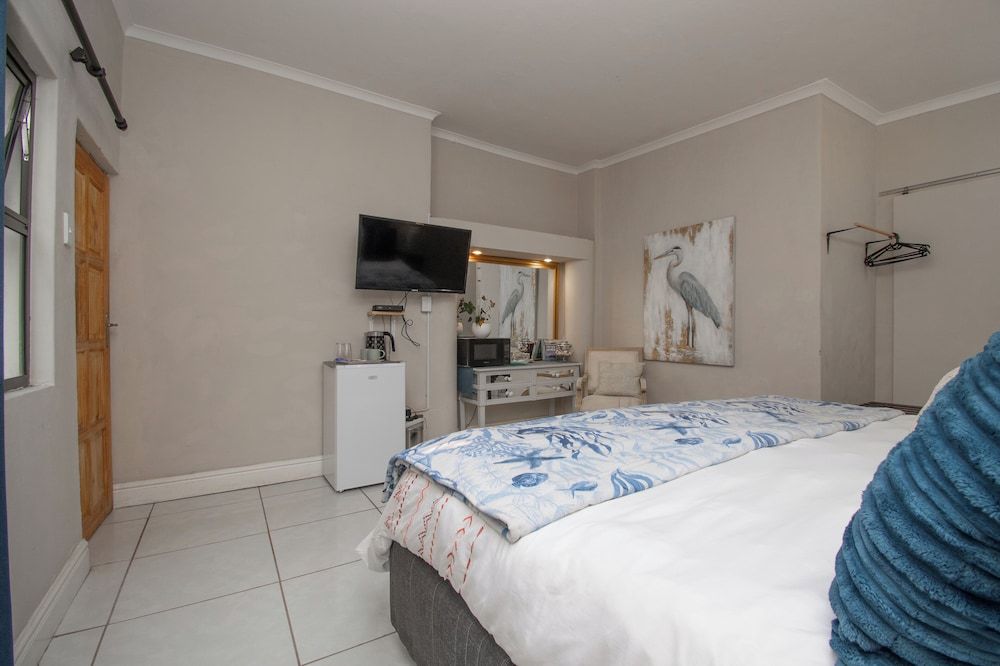 On The Beach Deluxe Room 8