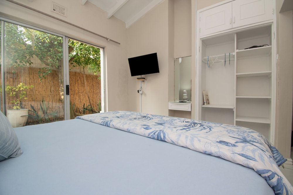 On The Beach Standard Room 3