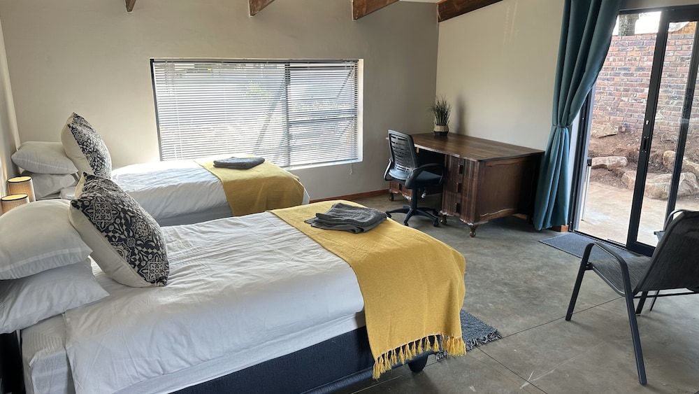 2-bed House in Dullstroom , Blue Crane Estate 66 House 7