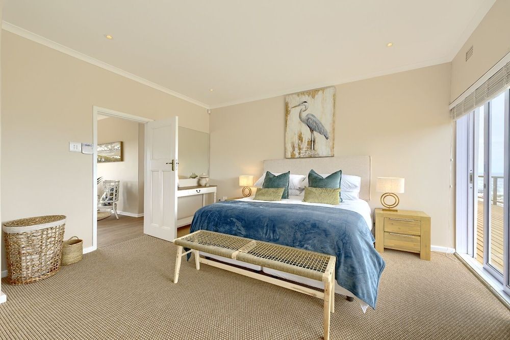 House (4 Bedrooms)