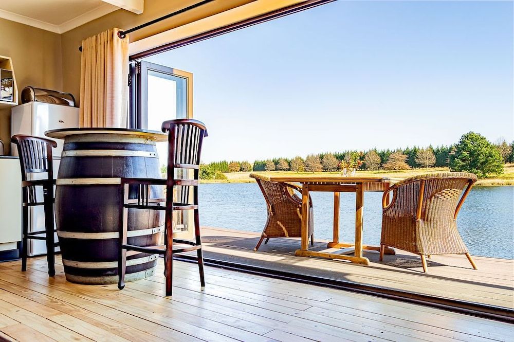 Superior Cottage, 2 Bedrooms, Lake View
