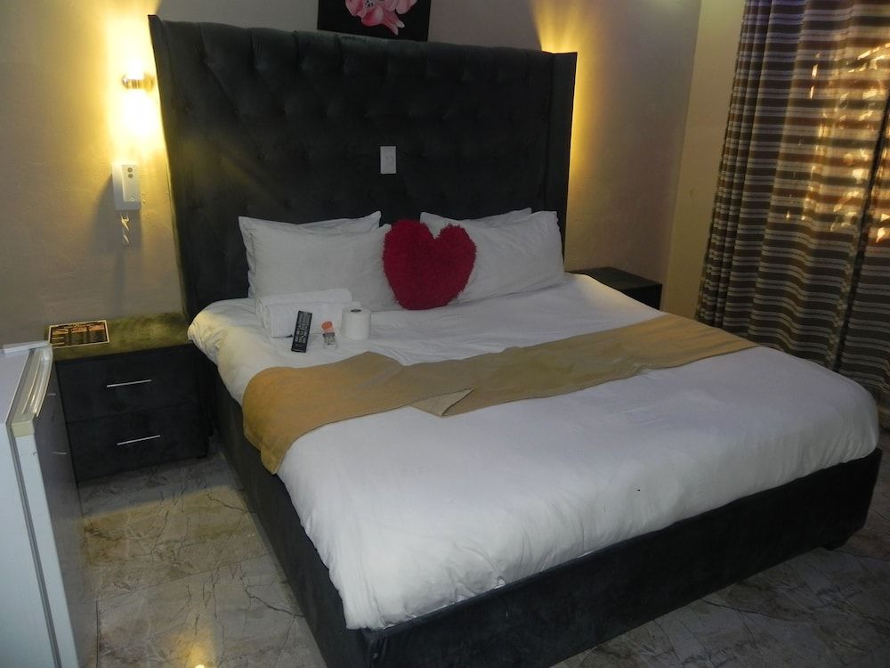 Gold Crown international Hotel Classic Room 10