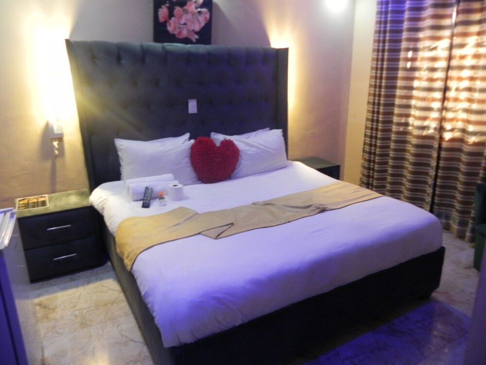 Gold Crown international Hotel Classic Room 6