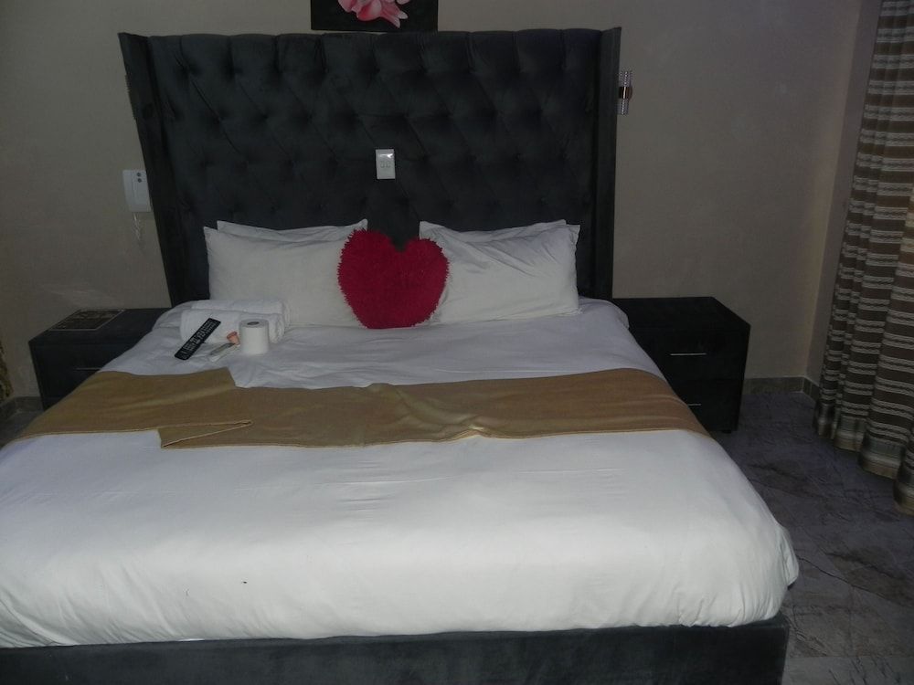 Gold Crown international Hotel Classic Room 15