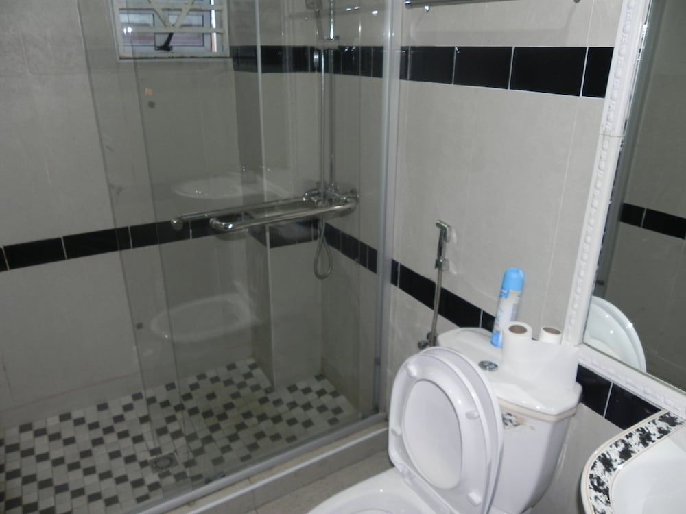 Gold Crown international Hotel Family Room 13