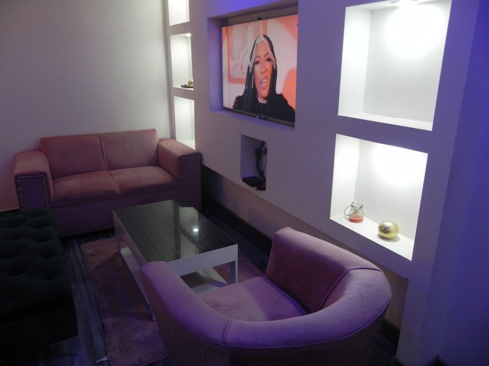 Gold Crown international Hotel Deluxe Suite 23