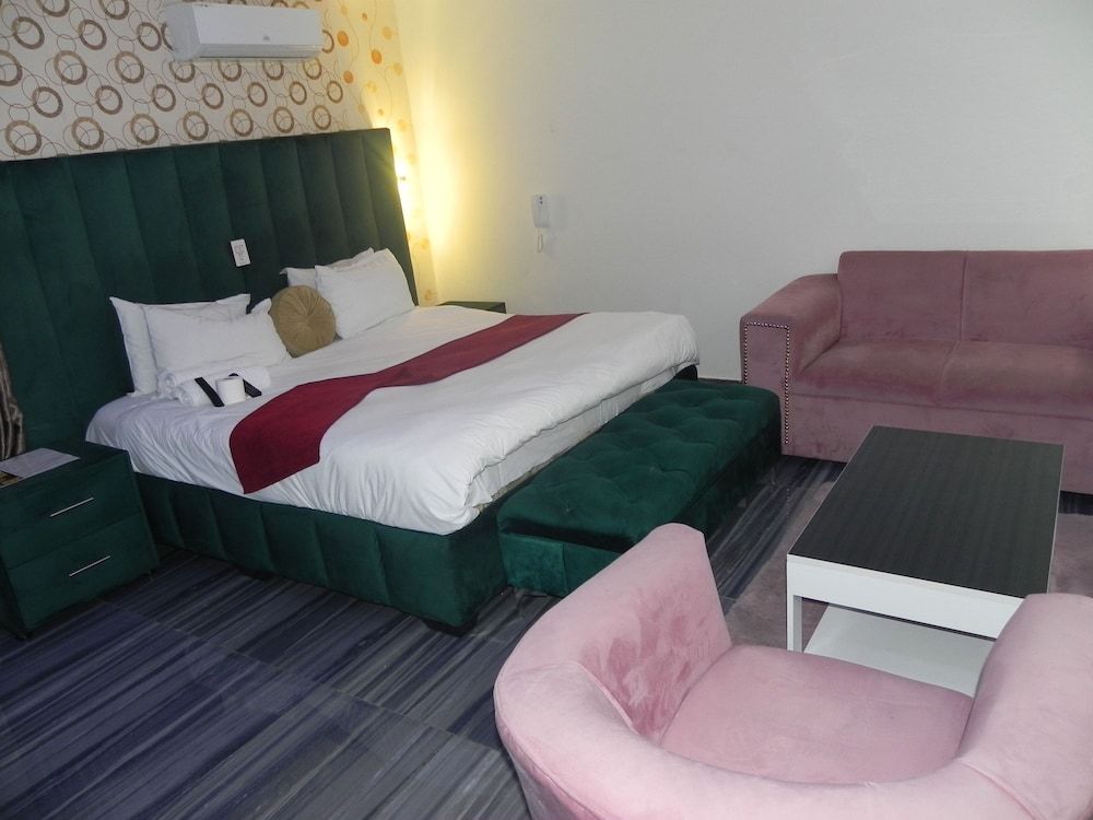 Gold Crown international Hotel Deluxe Suite 20