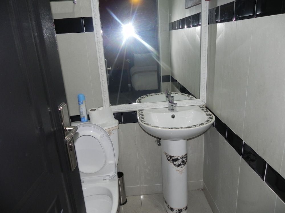 Gold Crown international Hotel Family Room 3