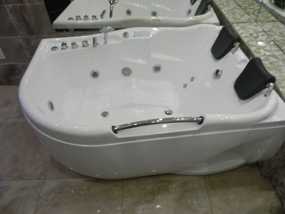 Gold Crown international Hotel Deluxe Suite 26