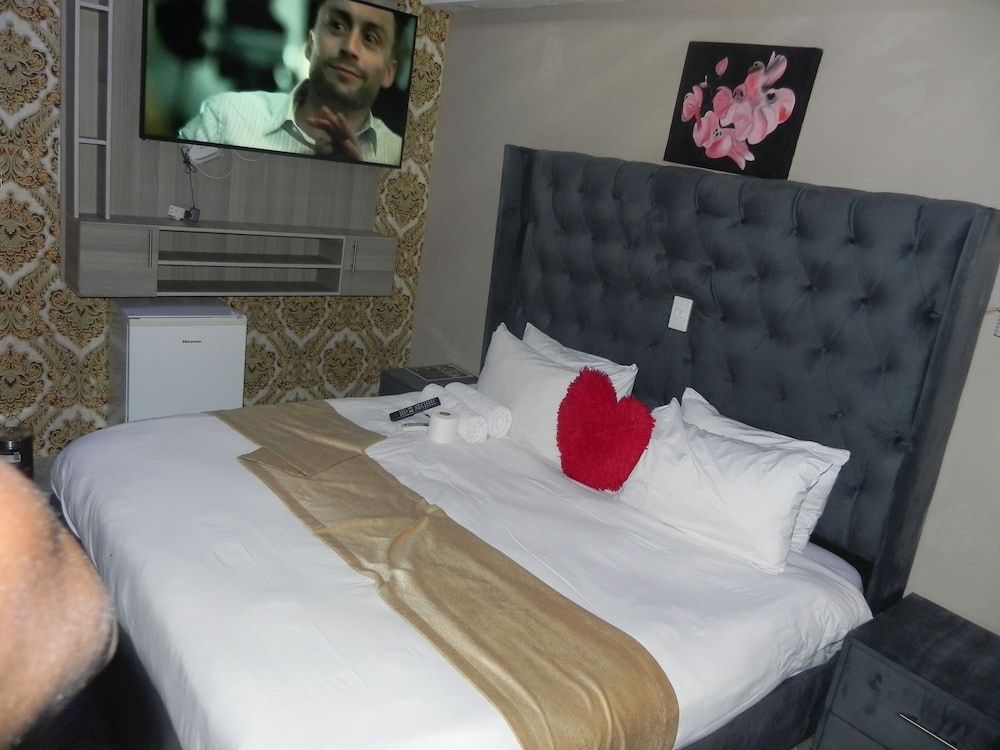 Gold Crown international Hotel Classic Room 14