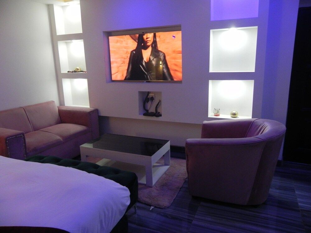 Gold Crown international Hotel Deluxe Suite 31