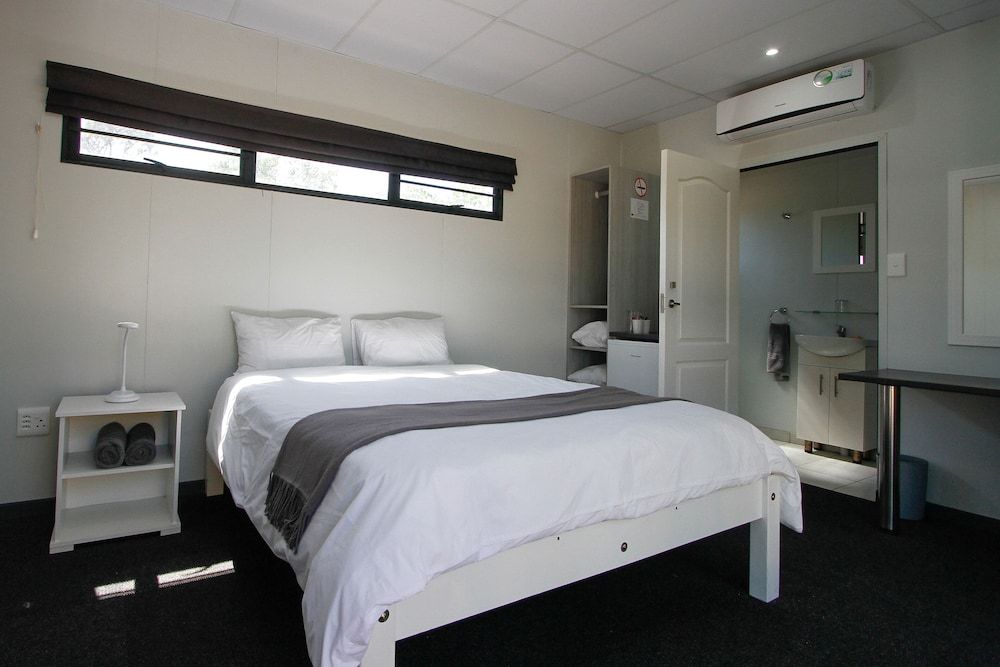 SleepOver Upington Double Room 2