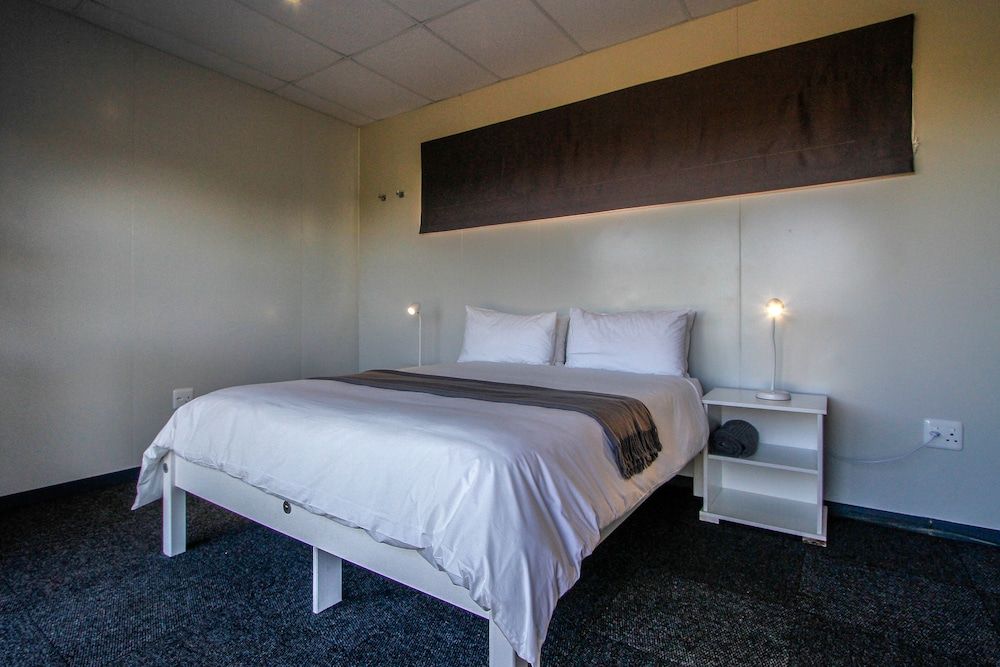 SleepOver Upington Double Room 3