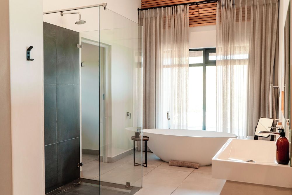 Khanyisa Mountain Lodge Superior Suite, 1 King Bed, Mountain View 19