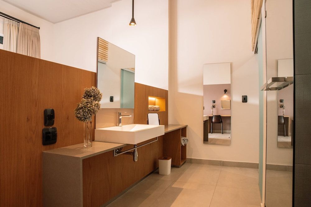 Khanyisa Mountain Lodge Junior Suite, 1 King Bed, Mountain View 21