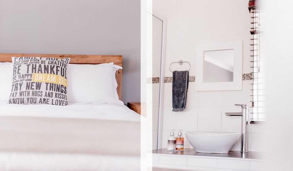 Deluxe Room, 1 Queen Bed, Patio, Garden View