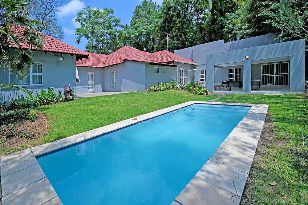 Zwelakho Luxury  furnished apartments Luxury House 13