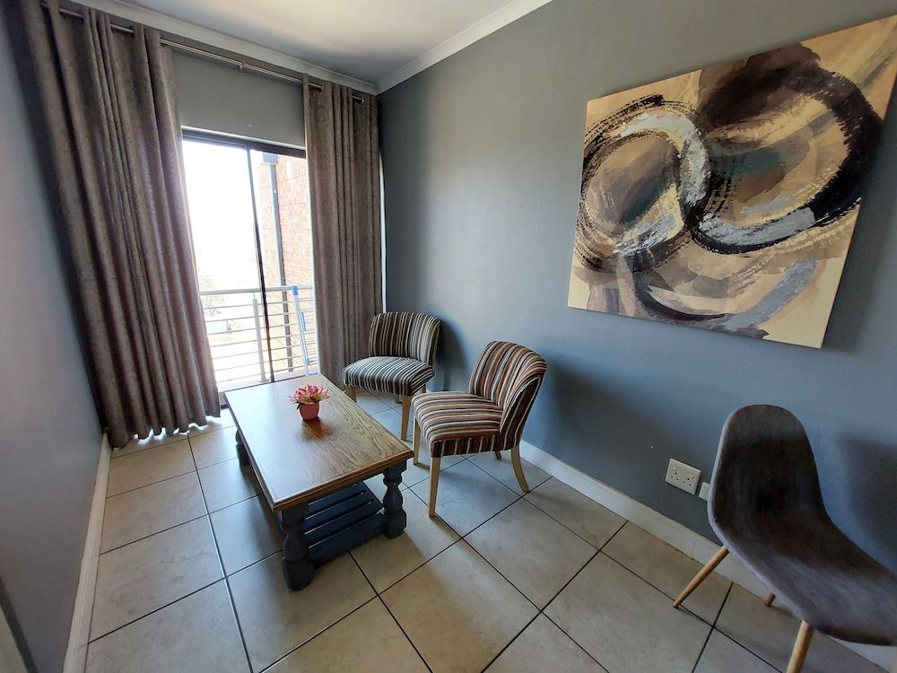 Zwelakho Luxury  furnished apartments Family Apartment 4
