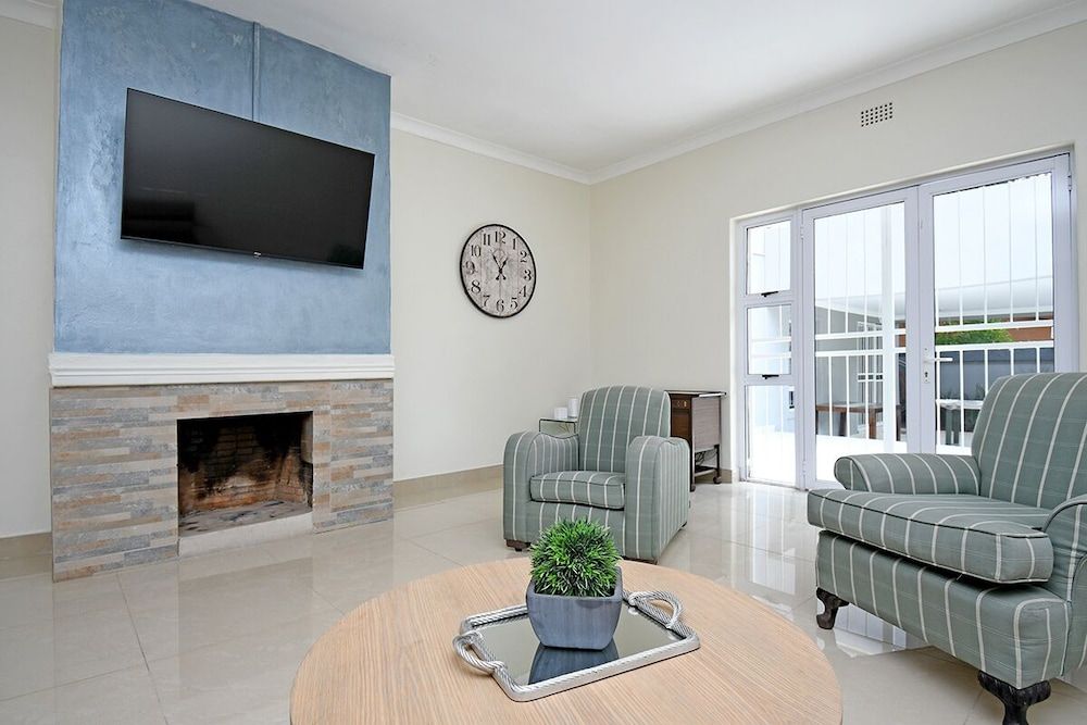 Zwelakho Luxury  furnished apartments Luxury House 9