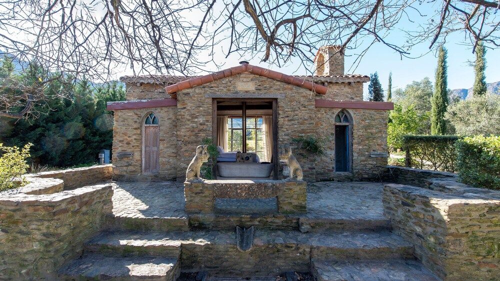 Standard Cottage