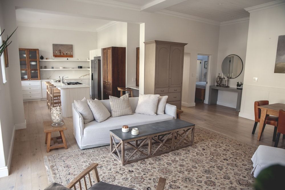 The Grand Hotel Robertson Executive Cottage