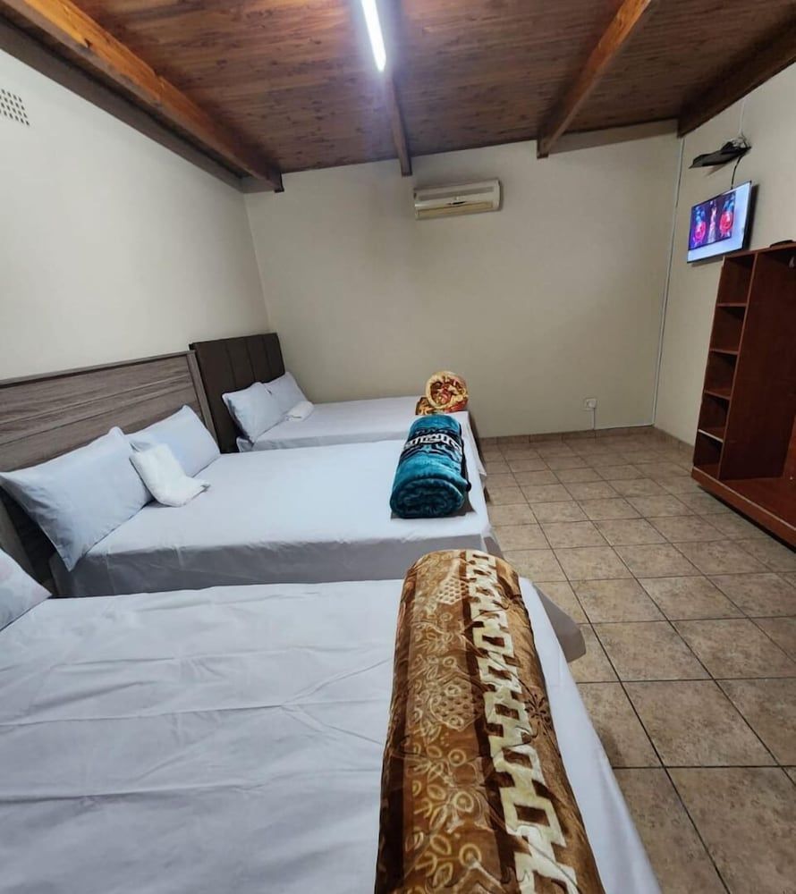 Economy Triple Room