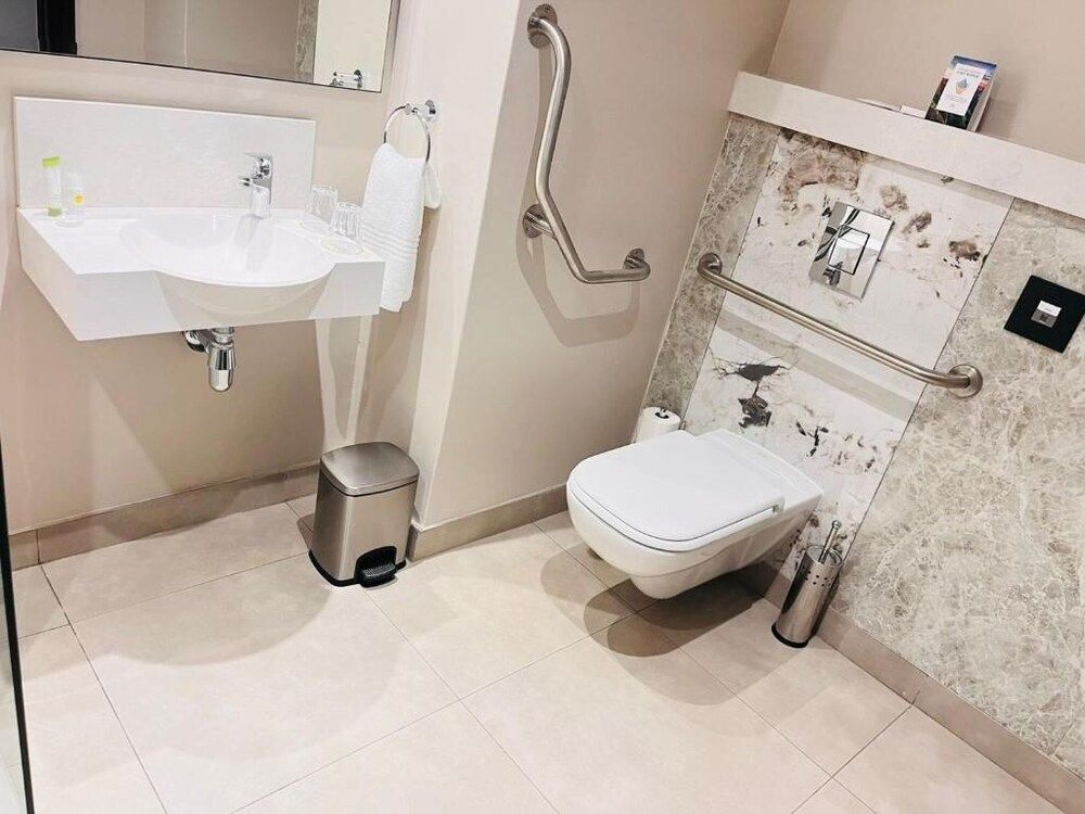 Premier Hotel Thohoyandou Standard Room 3