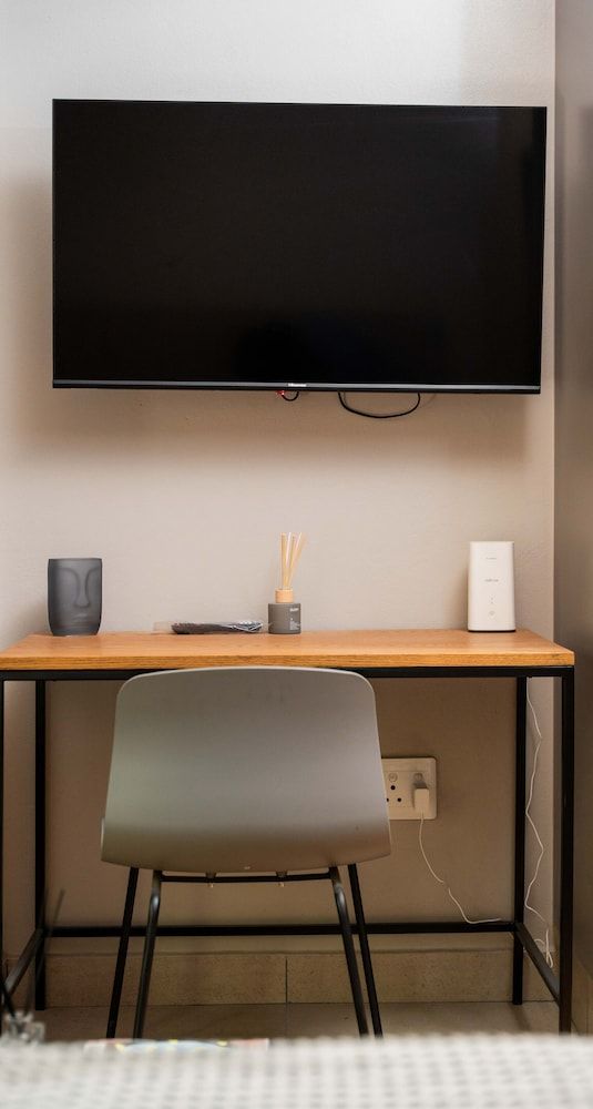 BlackBrick Bedfordview ApartHotel Standard Studio, 1 Queen Bed, Non Smoking, Garden View 7