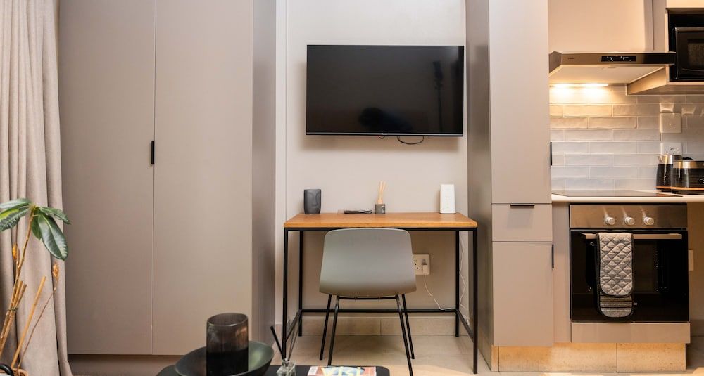 BlackBrick Bedfordview ApartHotel Standard Studio, 1 Queen Bed, Non Smoking, Garden View 8