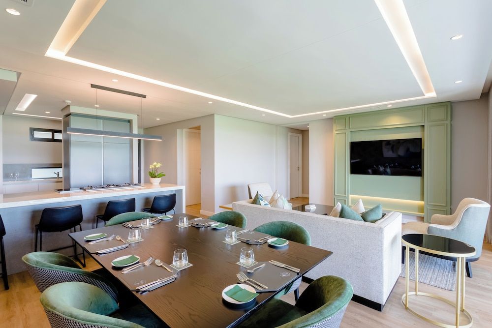 Steyn City Hotel by Saxon Premium Apartment, 2 Bedrooms, 2 Bathrooms, Lagoon View 11