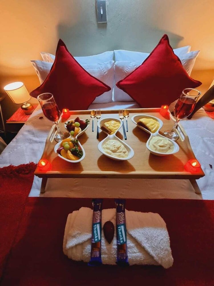 TEE CEE MARVELOUS GUEST HOUSE Comfort Double Room, 1 Queen Bed 4